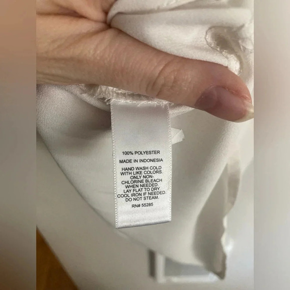 Express Lacy Delicate White Blouse Size Small White - Picture 4 of 4